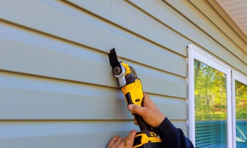 How to Choose a Contractor for Exterior Siding Replacement Before Winter Hits